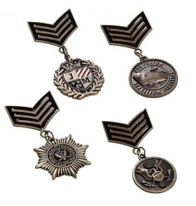 Lot de Quatre Médailles style Militaire