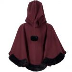 Cape 'Cassandra' Rouge et Noire