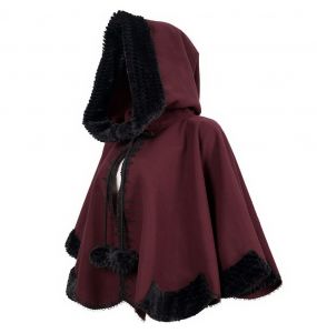 Cape 'Cassandra' Rouge et Noire