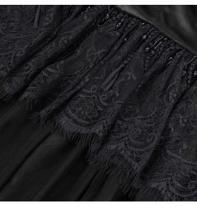 Longue Cape à Capuche 'Darkness' en Dentelle Noire