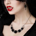 Rose Briar Necklace
