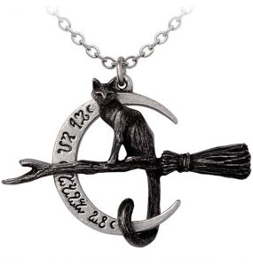 Regina Covenorum Pendant